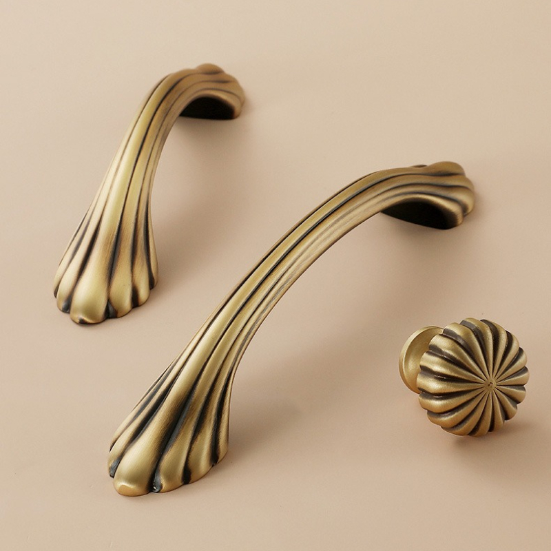 Furniture And Kitchen Hardware Fitting - مقابض أثاث نحاسية عتيقة من الشمال