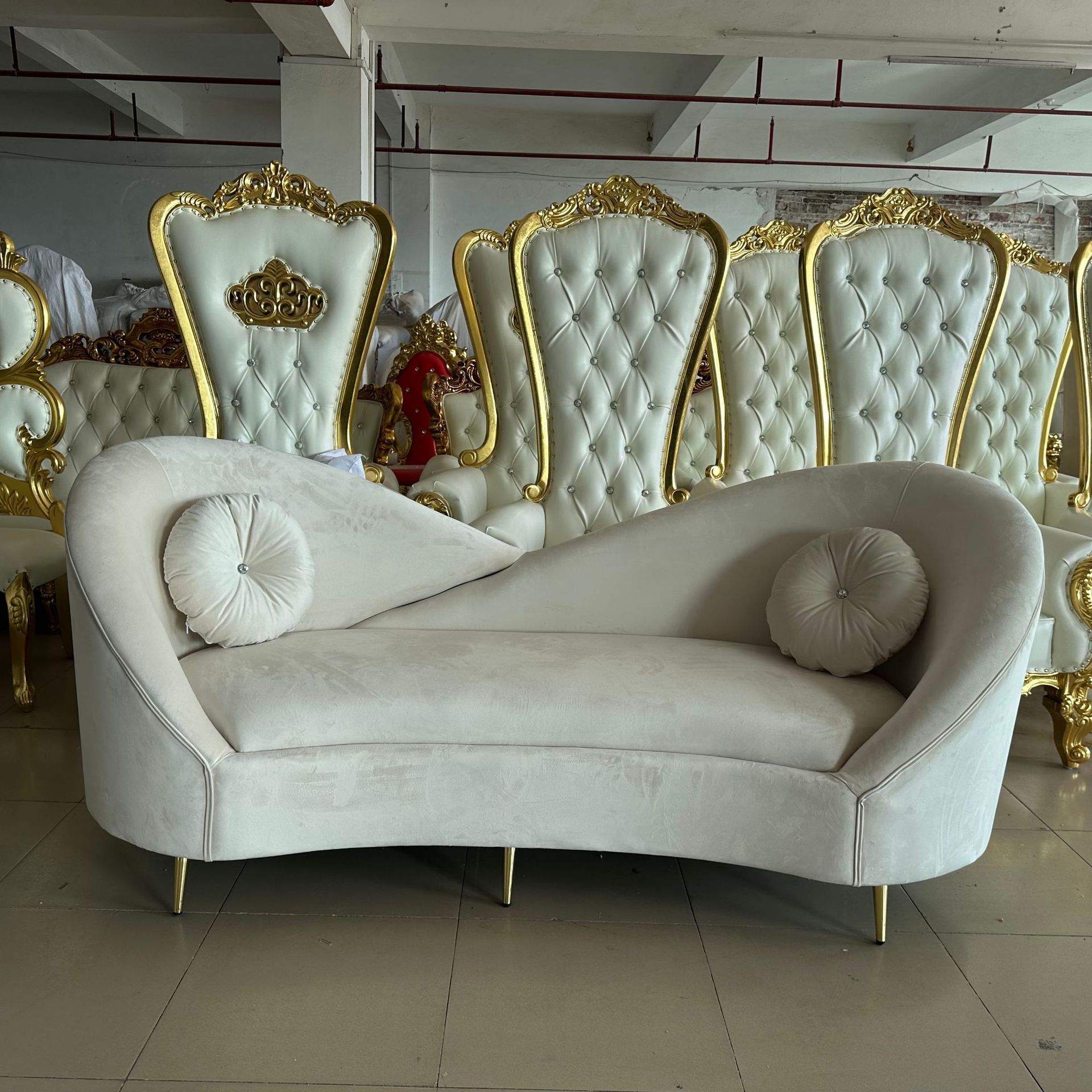 طقم أريكة زفاف فاخر للعروس وال - مراجعة Home Furniture & Hardware Trading وسعره